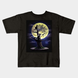 Vintage Black Cat On Scary Tree In Front of the Full Moon Halloween Kids T-Shirt